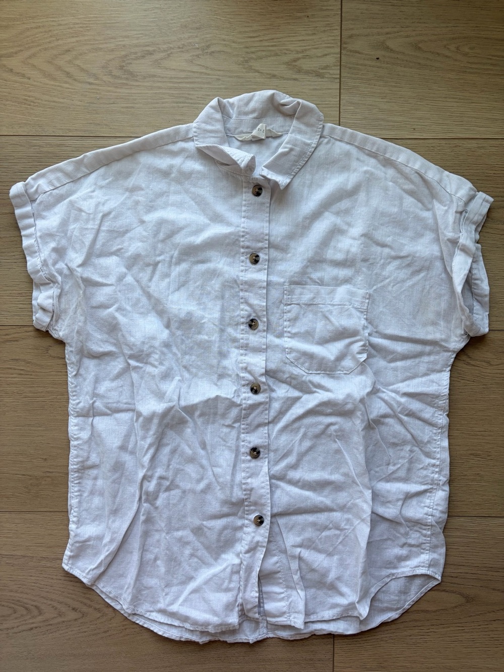 H&M White Short Sleeve Button-Front Shirt